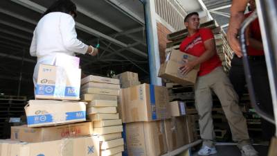 En el Almacén Central de Medicamentos despachan a diario medicamentos a los hospitales públicos y, pese a ello, los pacientes se quejan porque les dicen que no hay.