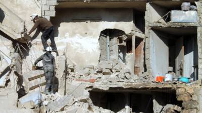 Los bombardeos han destruido edificios y viviendas.