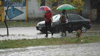 Cenaos-Copeco señaló que en el resto de departamentos se registrarían lluvias y chubascos de moderados a fuertes, acompañados de tormentas eléctricas.