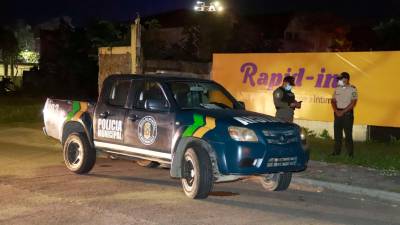 Anoche el negocio en la 12 calle, entre 10 y 11 avenidas del barrio Los Andes estaba en custodia de la Policía Municipal.