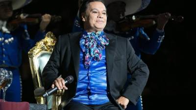 Según un dictamen médico, Juan Gabriel murió de un ataque al corazón. El cantante sufría problemas cardiacos y diabetes.