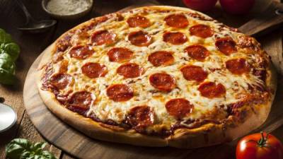 La pizza es uno de los platillos favoritos de grandes y chicos.
