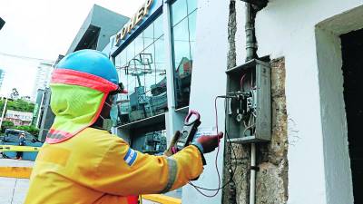 Casi medio millón de abonados carecen de un medidor de energía a nivel nacional.