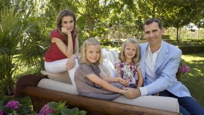 Letizia y Felipe se han mantenido unidos durante una década. La pareja tiene dos hijas, las infantas Sofía y Leonor.