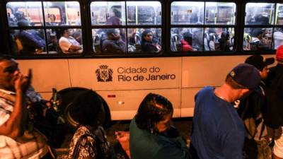 La huelga de conductores afecta a cientos de miles en Río de Janeiro.