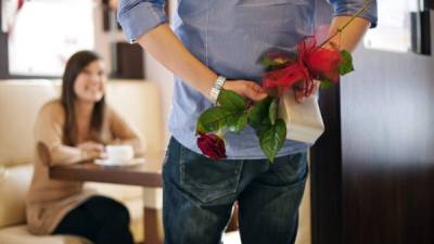 Los esposos infieles gastarían un promedio de 600 dólares en regalos para su amante. Foto: San Francisco CBS