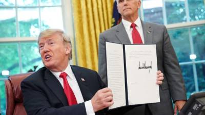 Trump firmó hoy un decreto que pone fin a la separación de familias en la frontera de EEUU, una medida que causó rechazo internacional./AFP.