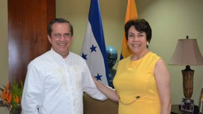 El canciller de Ecuador, Ricardo Patiño Aroca, arribó a Tegucigalpa, capital de Honduras, para para evaluar acuerdos bilaterales junto a su homóloga Mireya Agüero de Corrales.