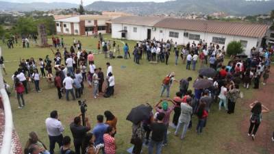 Ayer, antes de las 11:00 am ya había personas en el Observatorio de Astronomía de la Unah, listos para presenciar el esperado eclipse.