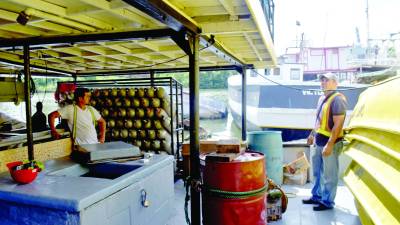 El pasado miércoles se trasladó un equipo a Roatán para realizar inspecciones en los botes pesqueros.