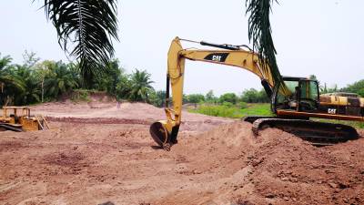 En Amapa comenzaron el cierre de uno de los tres boquetes; en Urraco están limpiando para reubicar el bordo y en el Canal Maya trabajarán en 2025. Fotos: Franklin Muñoz
