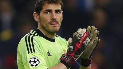 Iker Casillas fue el ángel de Real Madrid ayer jugando contra el Schalke 04.