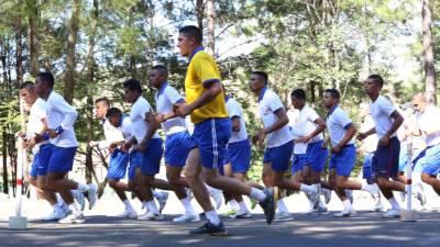 Blindar constitucionalmente a la Policía Militar es uno de los temas prioritarios. Entrenan un nuevo pelotón.