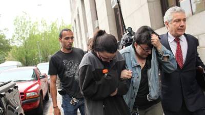 Familiares de Pedro Hernández al salir de la corte en Nueva York.