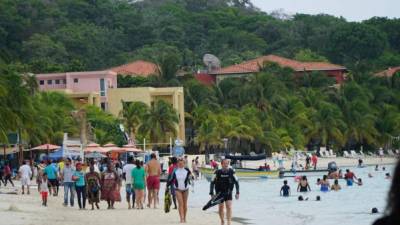 Muchos hondureños aprovechan para ver a sus familiares y otros para ir a las playas.