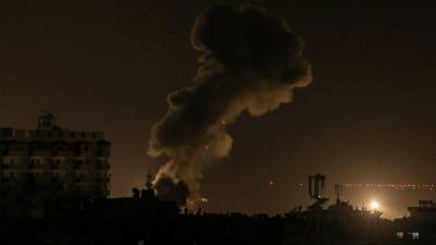 Israel mantiene los bombardeos en la Franja de Gaza tras suspenderse la tregua.