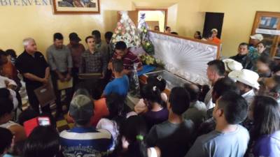 El alcalde Santiago Mejía Díaz fue velado ayer en la alcaldía de Dolores, Copán.