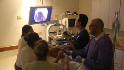 Utilizan nuevas técnicas para extirpar cáncer de estómago