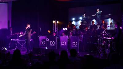 La producción, el montaje del evento y la conexión con el público fueron distinguidas durante el concierto.