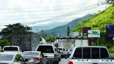 Son más de medio millón de vehículos que circulan en SPS a diario. Foto: Melvin Cubas.