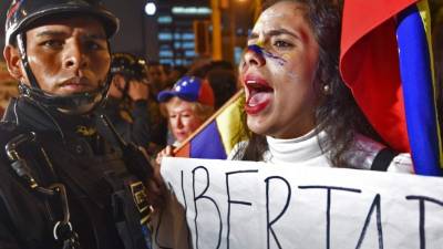 El cuerpo policial venezonalo tiene mucho trabajo con las constantes protestas que se realizan en el país. Foto: AFP/Cris Bouroncle