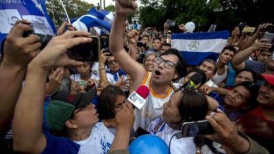 Miles de nicaragüenses salieron a las calles de las principales ciudades para celebrar este martes la liberación de al menos 50 presos políticos, entre los que se encontraban los líderes de las protestas contra el régimen de Daniel Ortega.