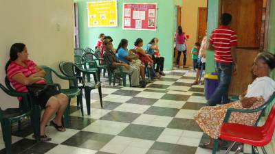 Según las autoridades administrativa del centro de salud no hay ni acetaminofén.