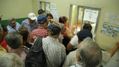 En la farmacia del IHSS de San Pedro Sula se atendió ayer a unos 800 derechohabientes.
