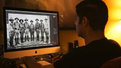 Talento joven interesado por una rama de la fotografía que a pocos les gusta, josé rubén merlo ha logrado descubrir su verdadera pasión donde los íconos del arte y las fotos antiguas lo inspiran