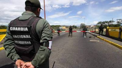 A los seis detenidos se les acusa de traficar con 349 paquetes de cocaína incautados en República Dominicana. Foto archivo: EFE