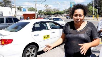 Marisol debe hacer frente al machismo, la discriminación y las extorsiones que enfrenta su gremio por parte de pandillas juveniles.