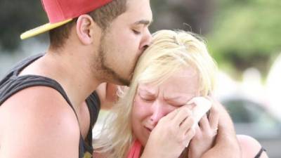 Un estudiante falleció y un profesor resultó herido este martes en un tiroteo en una escuela de Oregón (noroeste de Estados Unidos) perpetrado por un asaltante que también murió, informó la policía. Foto: The Oregonian