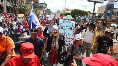 En el parque capitalino, líderes de la resistencia leyeron un manifiesto en el que critican al Gobierno.