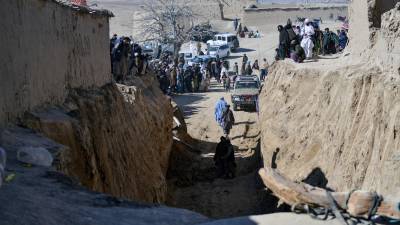Equipos de rescate trabajan sin parar para intentar rescatar con vida al menor atrapado en un pozo en Afganistán.