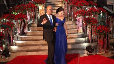 El exmandatario de Honduras Carlos Roberto Flores y su nieta Sofía Reina Flores