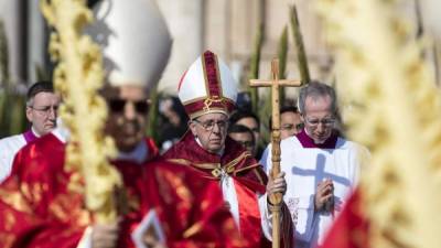 El papa Francisco celebró durante la misa del Domingo de Ramos. EFE