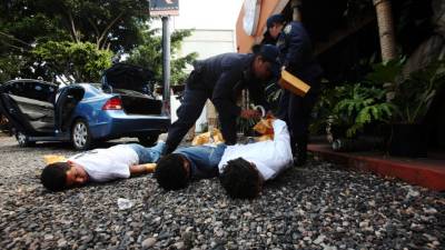 Los tres detenidos son empleados del restaurante capitalino.