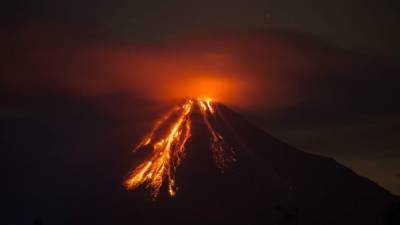 El volcán de Colima entró en una 'fase de actividad permanente' con un derrumbe en su lado norte que provocó la activación de medidas preventivas.