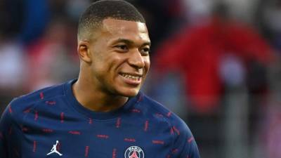 Kylian Mbappé ha rechazado varias ofertas de renovación del PSG. Foto AFP.