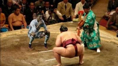 El delantero portugués Cristiano Ronaldo celebró su segundo gol ante el Atlético de Madrid con una curiosa postura, y las redes sociales no dejan escapar la oportunidad. Estos son los divertidos memes.