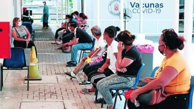 En el macrodistrito de Las Palmas se atiende a diario a unas 350 personas con síntomas del virus.