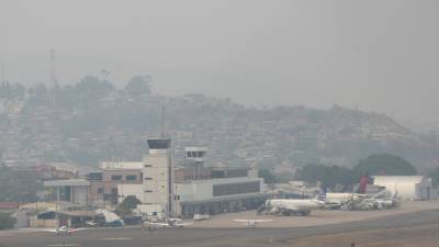 Fotografía de Archivo. Las salidas y llegadas fueron suspendidas al rededor de las 6 de la mañana en el aeropuerto de Toncontín.