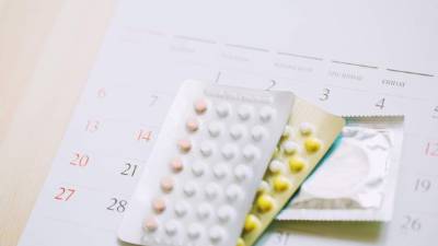 Las pastillas anticonceptivas reducen en riesgo de paedcer cáncer de ovario agresivo.