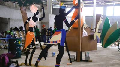 Los porteños se preparan para el cierre de las actividades de la Feria Agostina.Fotos: Franklyn Muñoz.