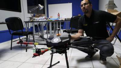 Cerca de 400 personas fueron capacitadas por el Instituto Hondureño de Ciencia, Tecnología y la Innovación en la construcción de drones de diferentes tamaños a nivel nacional. Fotos: Andro Rodríguez