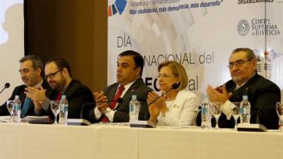 Edison Lanza, relator especial para la Libertad de Expresión de la Comisión Interamericana de Derechos Humanos (CIDH) (Izquierda). EFE