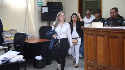 Así apareció en la sala I del Tribunal de Sentencia Tesla Danessa Ortega Valle, hija de Digna Valle.