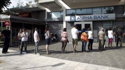 Tras más de veinte días de cierre, los bancos reabrirán para permitir algunas operaciones en ventanilla.