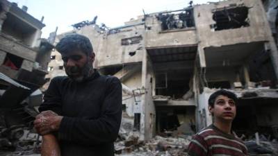 La ONG Médicos Sin Fronteras (MSF) anunció hoy que ha suspendido su apoyo a la región de Guta Oriental, en las afueras de Damasco, donde dos centros sanitarios a los que ofrecía respaldo han sido atacados, en el marco de los choques entre facciones armadas. EFE