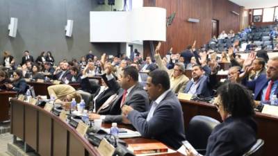 Diputados hondureños en sesión legislativa.
